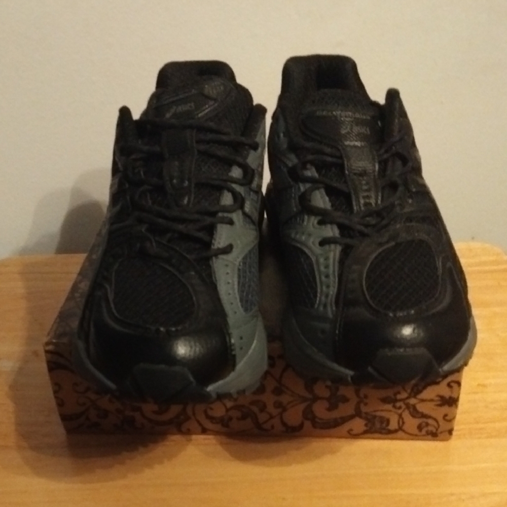 New Men's Asics Black Athletic Sneakers Size US 11